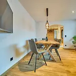 Eastside 8 Daire