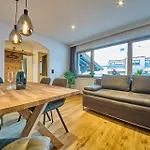 Eastside 8 Daire